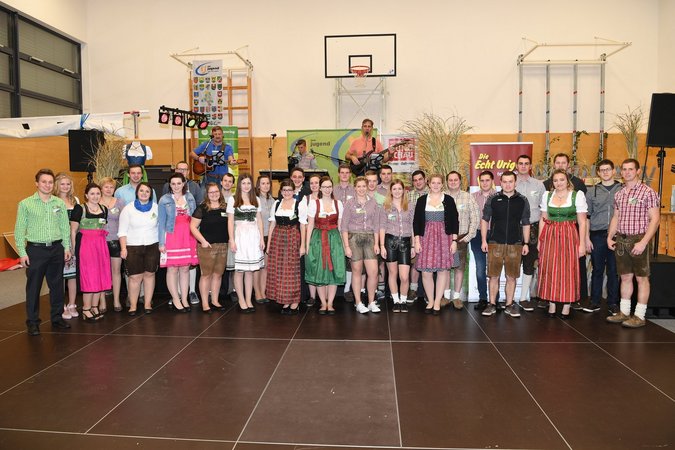 Bezirksball inHellmonsödt